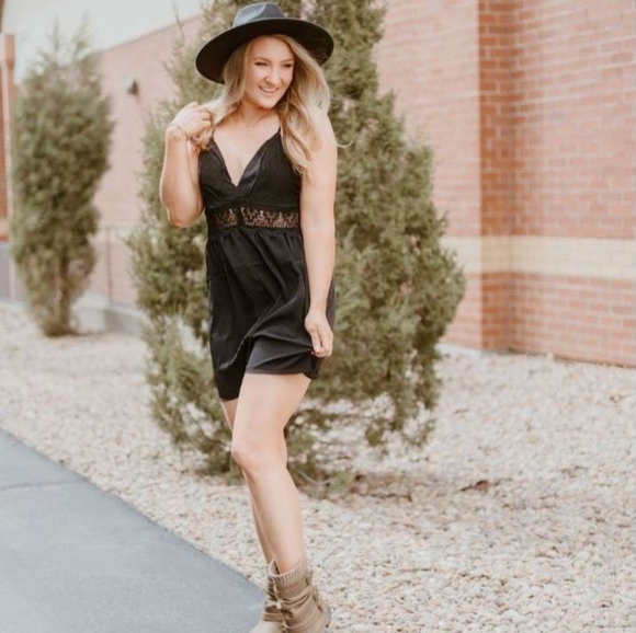 Lottie Lace Cami Romper - Picture 2 of 6